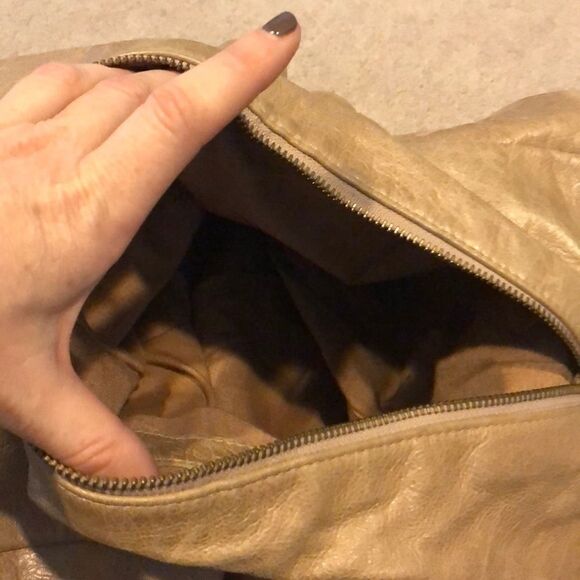 Anna Corrinna Tan with Gold Hardware Shoulder Bag - Picture 5 of 7